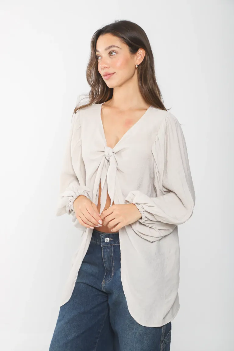 Kimono de seda arrugada con mangas princesa y diseño fluido de Belle en Kimonos para argentina