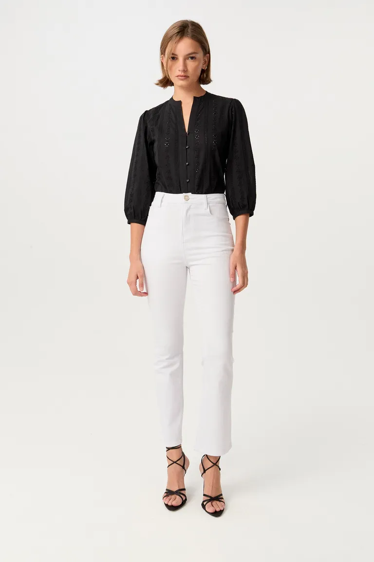 Blusa de broderie de calce amplio con mangas balloon y detalles calados de Markova en Blusas para argentina