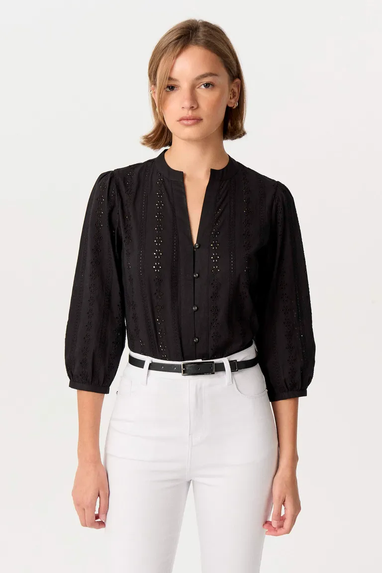 Blusa de broderie de calce amplio con mangas balloon y detalles calados de Markova en Blusas para argentina