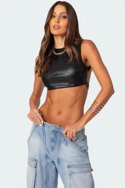 Top crop cuero sintético porsha de Edikted en Tops para argentina