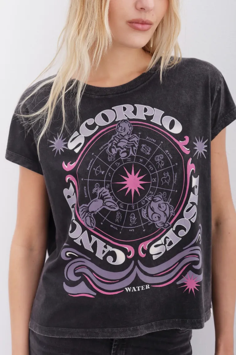 Remera de corte regular en jersey de algodón con estampado esotérico de Rapsodia en Remeras para argentina