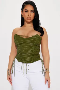 Top corset tirantes hot de Fashion Nova en Tops para argentina