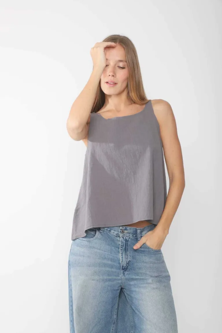 Blusa evase de lino para mujer, diseño elegante y casual de Belle en Blusas para argentina