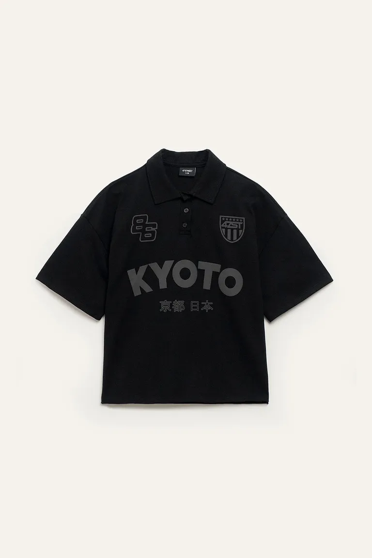 Chomba manga corta con cuello polo y estampas gráficas frontales de 47 Street en Remeras para argentina