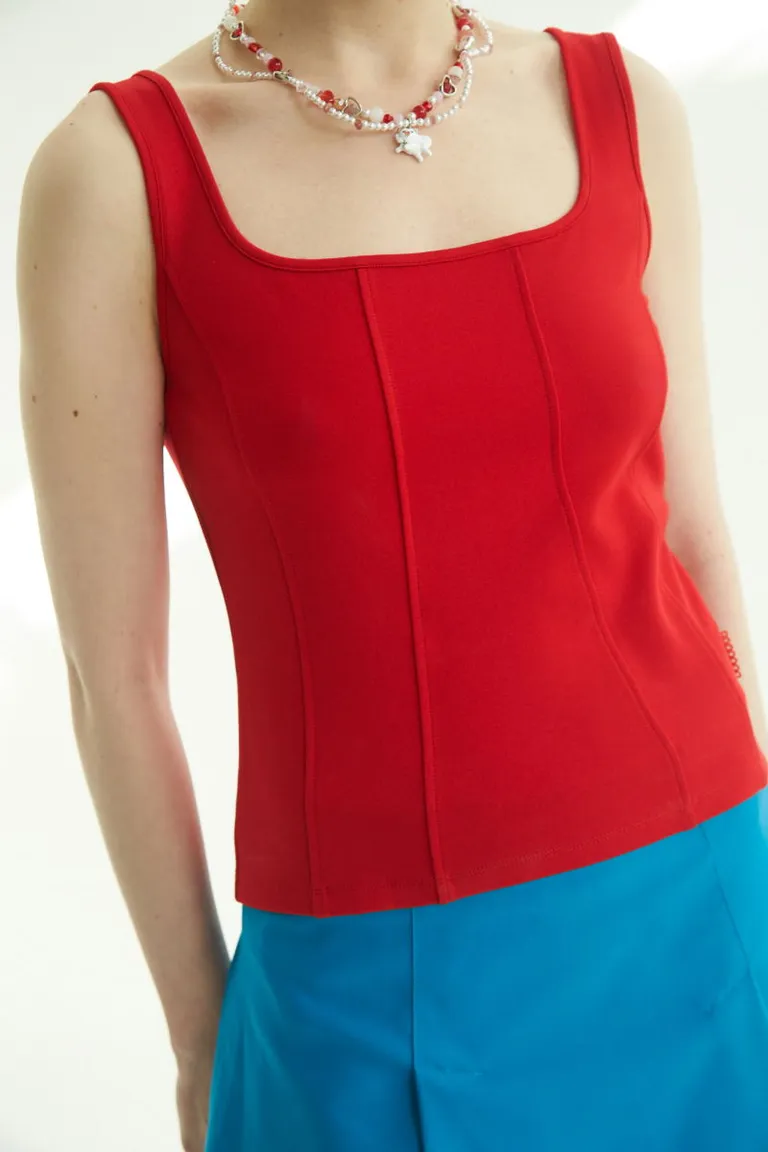 Musculosa entallada con cuello cuadrado y efecto corset para mujer de Las Pepas en Tops para argentina