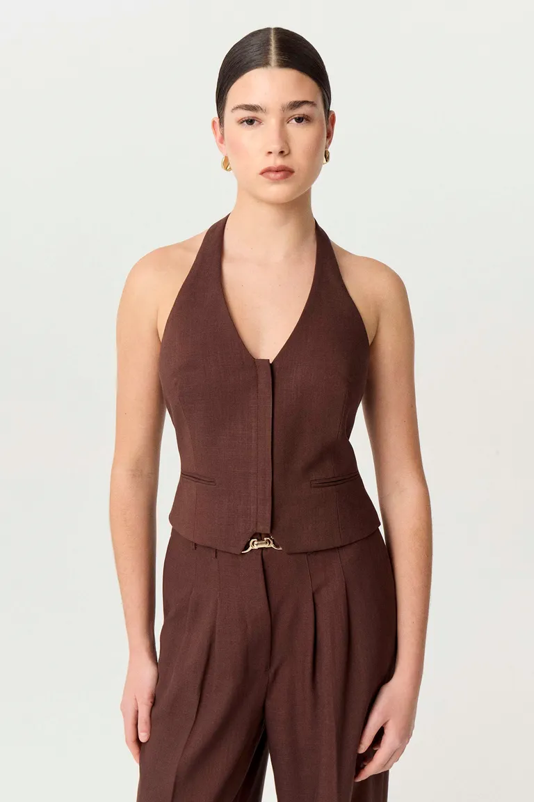 Chaleco de sastrería en viscosa efecto lino con recortes de entalle y escote en v de Markova en Chalecos para argentina