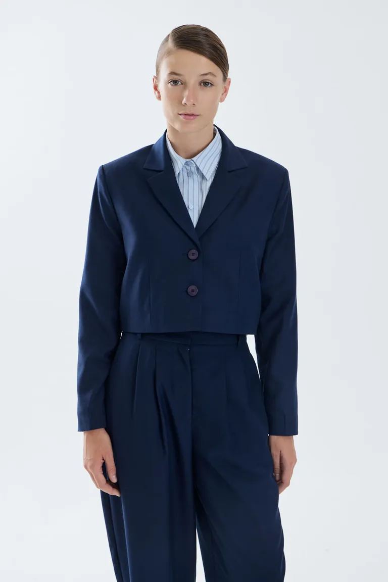 Blazer sastrero corto de corte recto con solapa clásica y botones frontales de Portsaid en Blazers para argentina