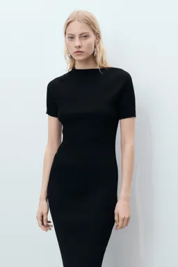 Vestido midi canalé abertura de Mango en Vestidos para argentina