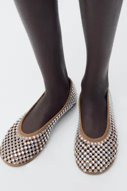 Bailarina troquelada strass de Mango en Ballerinas para argentina