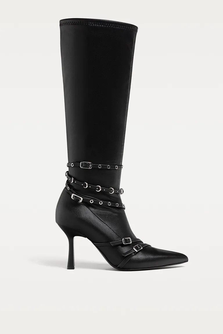 Botas altas hebillas de Stradivarius en Botas y Botinetas para argentina