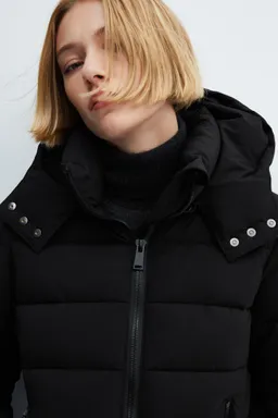 Anorak acolchado con capucha de Mango en Chaquetas para argentina