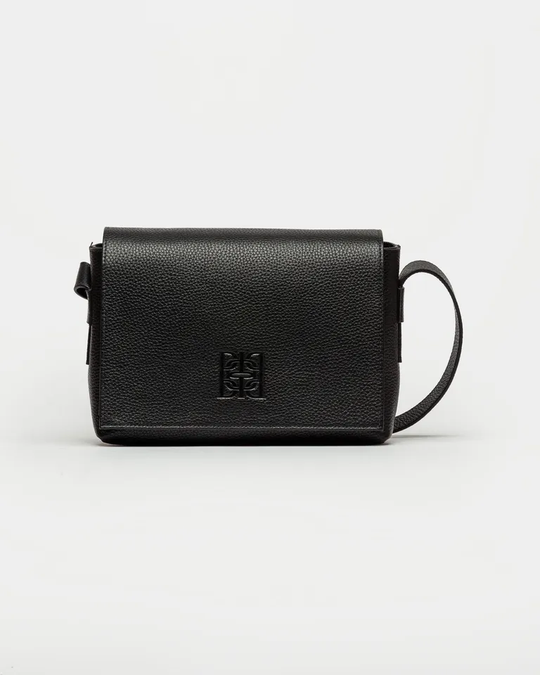 Bandolera Hana de cuero graneado: Accesorio elegante y versátil para el día a día de Prüne en Bolsos y Carteras para argentina