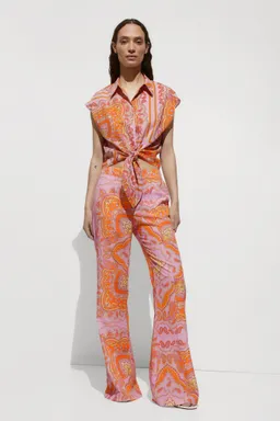 Pantalón lyocell estampado de Mango en Pantalones para argentina