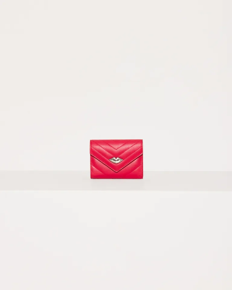 Billetera de cuero con aplique de lipstick en efecto matelaseado para un estilo sofisticado de Jazmin Chebar en Billeteras y Monederos para argentina