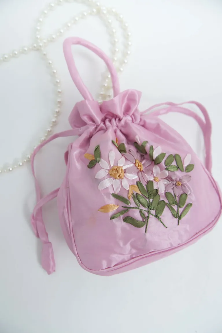 Mini Bolso Satinado con Bordado Floral y Detalles de Piedras de Las Pepas en Bolsos y Carteras para argentina