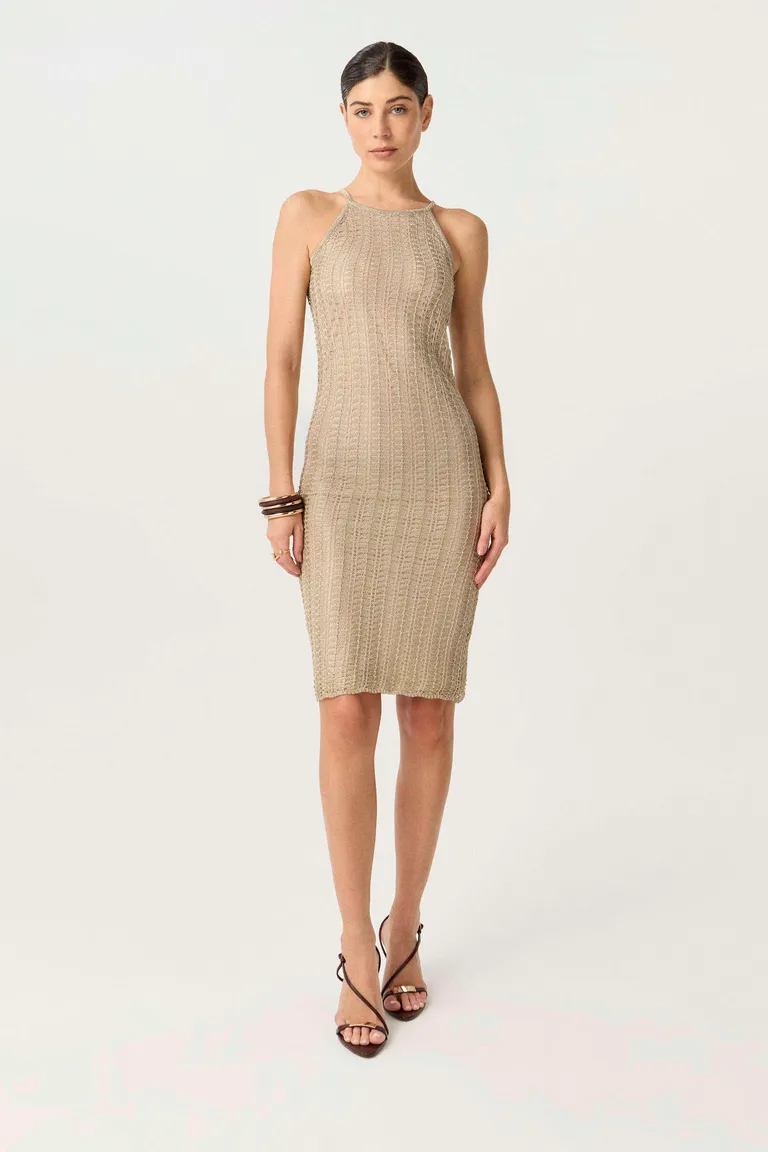 Vestido tejido con hilado metálico en punto calado, escote halter y gota en la espalda de Markova en Vestidos para argentina