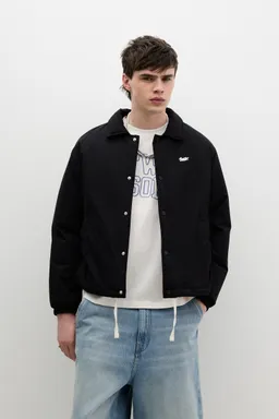 Chaqueta ligera stwd gráfico de Pull&Bear en Abrigos y Camperas para argentina