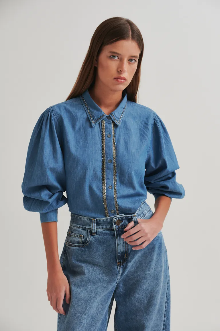 Camisa de denim con tachas decorativas, corte relajado y mangas largas de Sweet en Camisas para argentina
