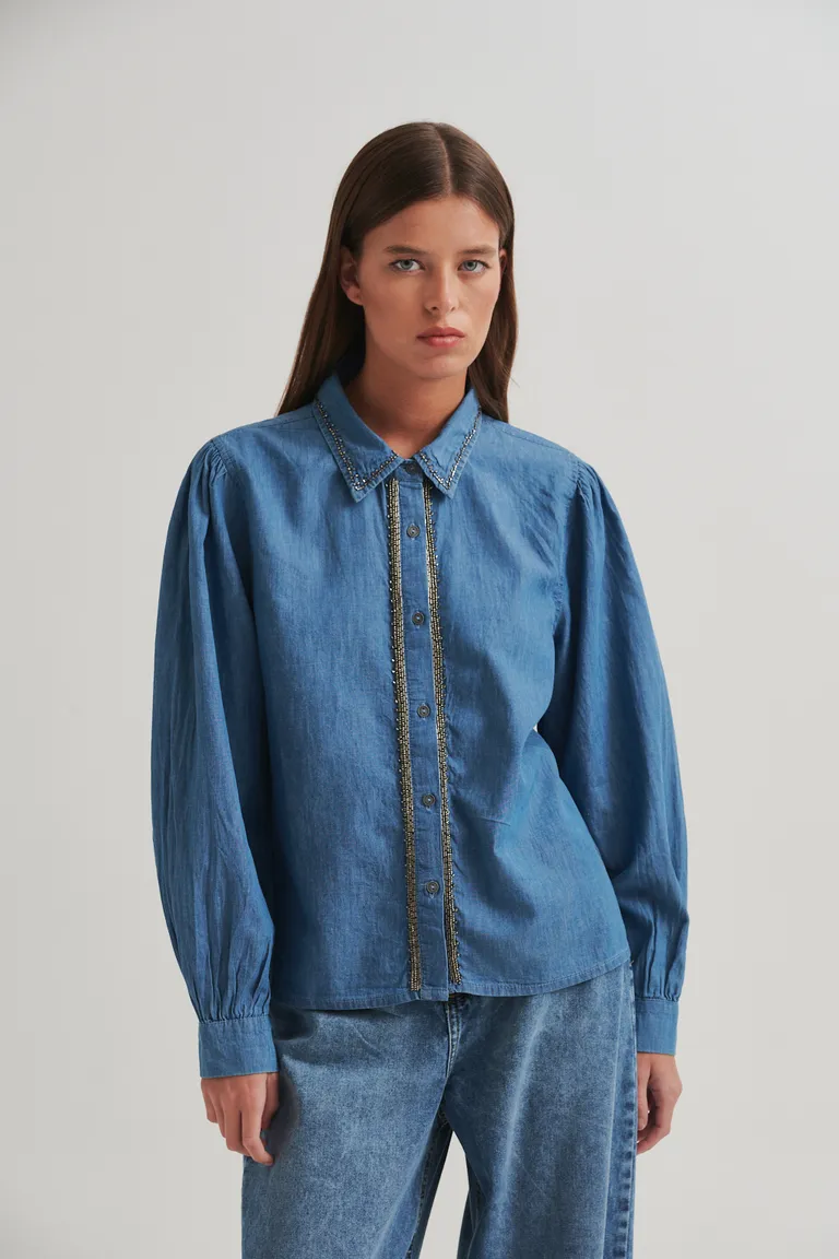Camisa de denim con tachas decorativas, corte relajado y mangas largas de Sweet en Camisas para argentina