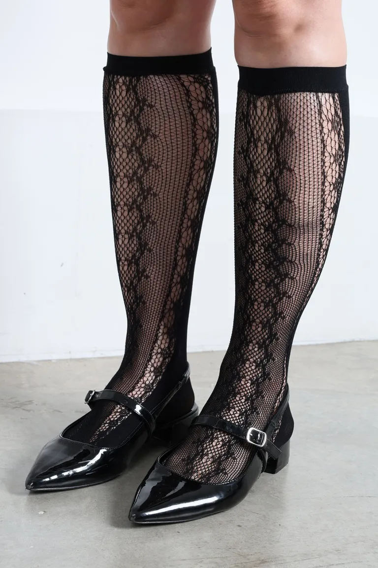 Medias de encaje negro elegantes y versátiles para realzar tu look de Kill en Ropa Interior y Medias para argentina