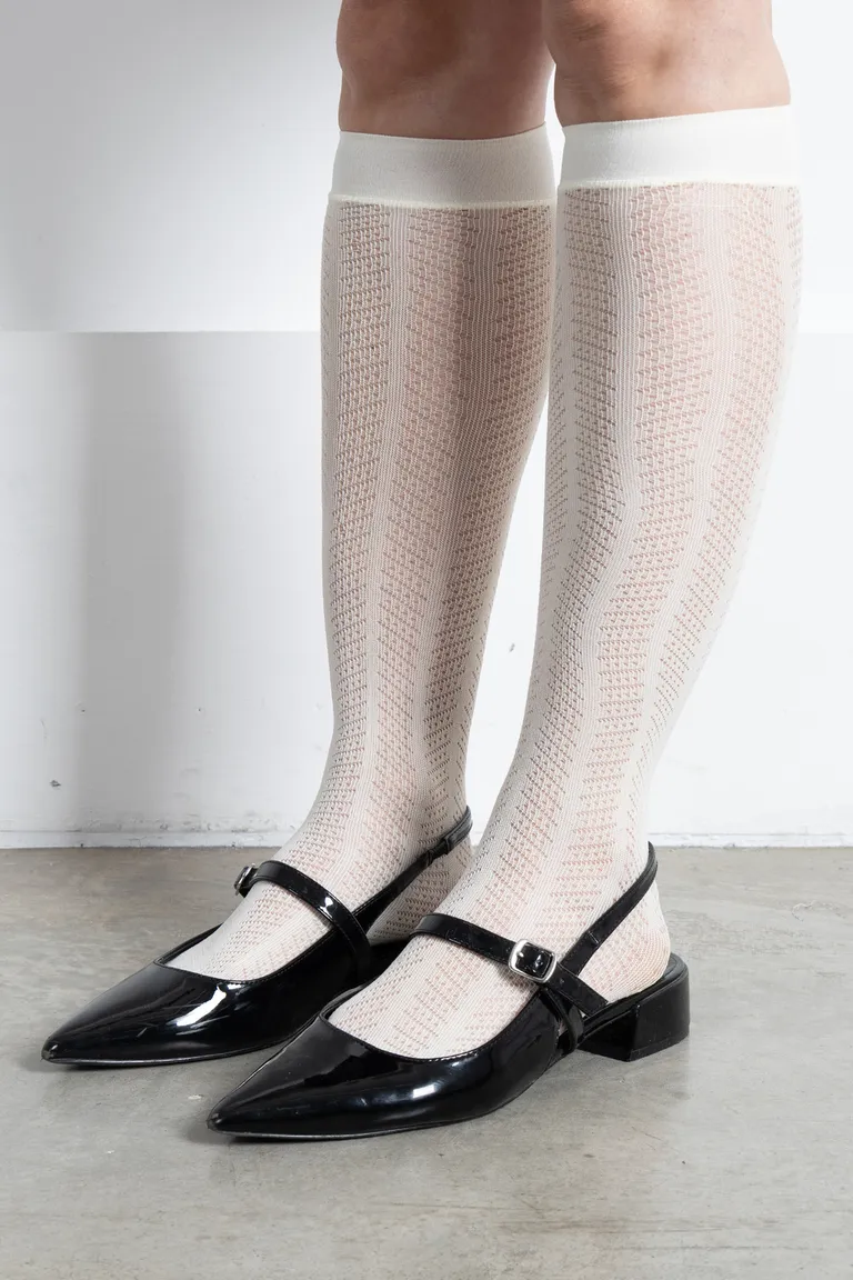 Medias de encaje negro elegantes y versátiles para realzar tu look de Kill en Ropa Interior y Medias para argentina