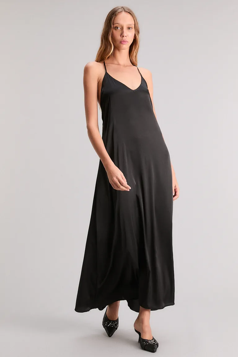 Vestido de saten fluido con recorte en espalda y breteles regulables de Kosiuko en Vestidos para argentina