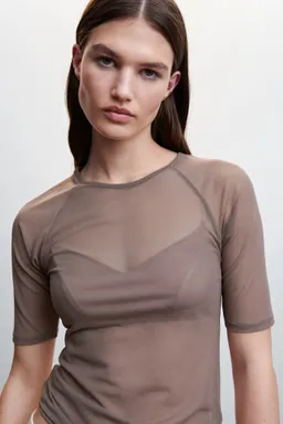 Remera semitransparente sujetador de Mango en Remeras para argentina