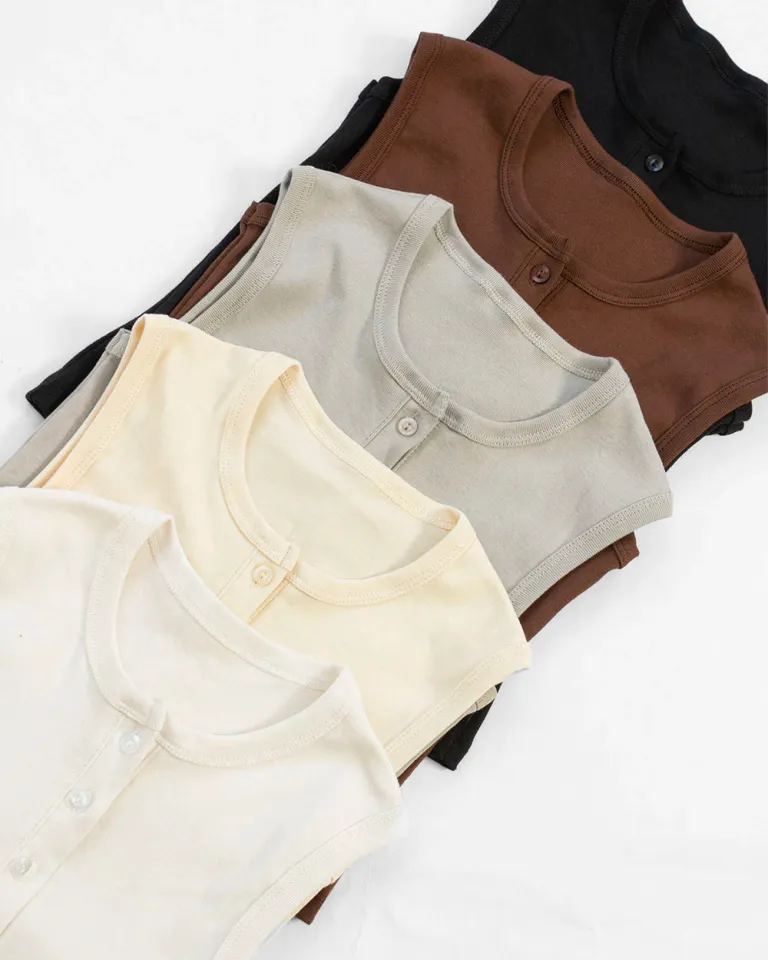 Top sin mangas de botones a tono en color marrón de Sky en Tops para argentina