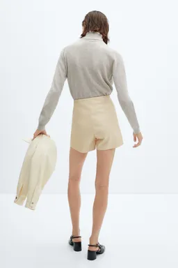 Shorts tiro medio pinzas de Mango en Shorts para argentina