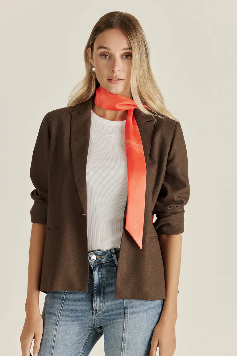 Foulard de saten pesado con estampa exclusiva de la colección verano de Tucci en Bufandas y Pañuelos para argentina