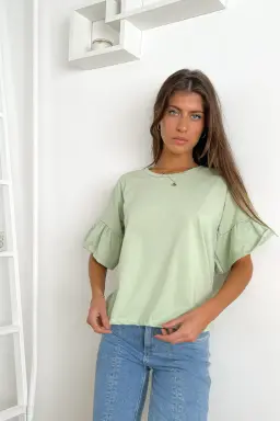 Remera amplia volados de Benka en Remeras para argentina