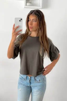 Remera amplia volados de Benka en Remeras para argentina