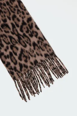 Bufanda gruesa estampado leopardo de Edikted en Bufandas y Pañuelos para argentina