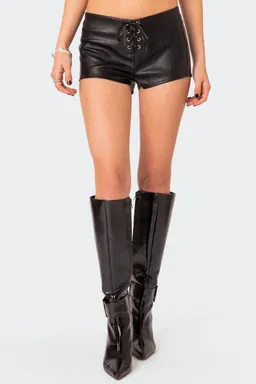 Short cuero sintético cordones de Edikted en Shorts para argentina