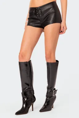 Short cuero sintético cordones de Edikted en Shorts para argentina