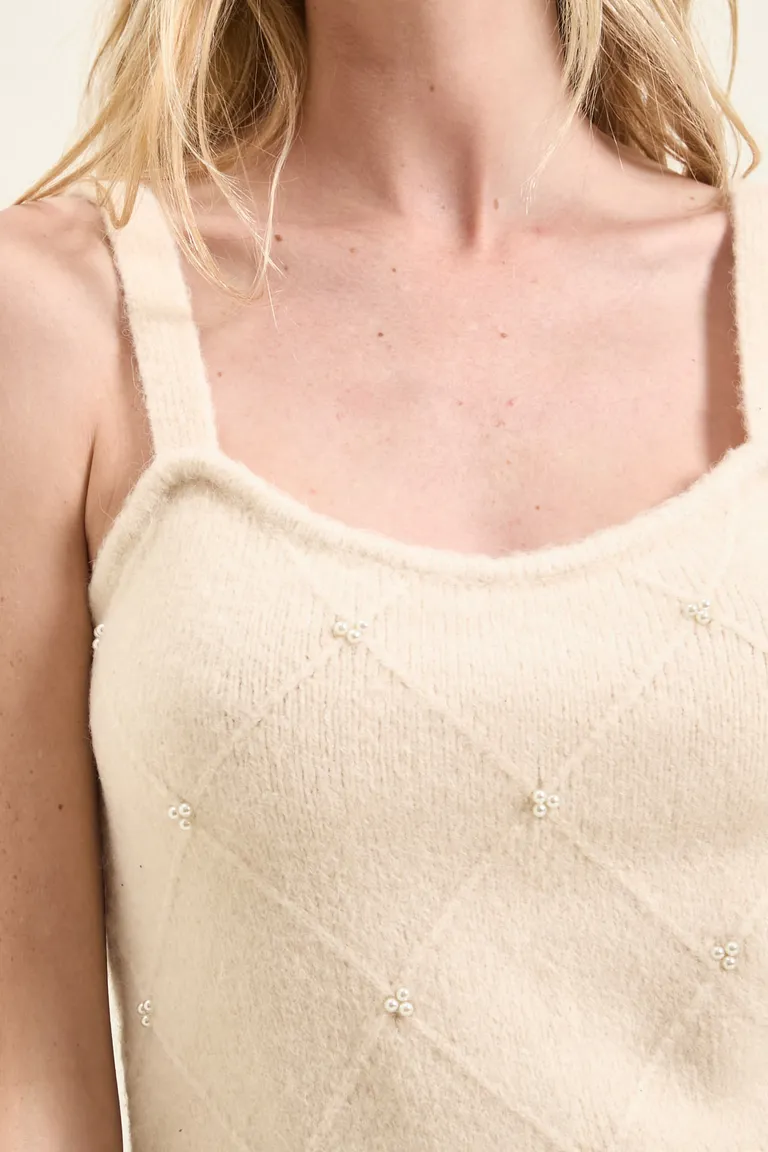 Top tejido sin mangas con diseño de rombos y detalle de perlas de Cuesta Blanca en Tops para argentina