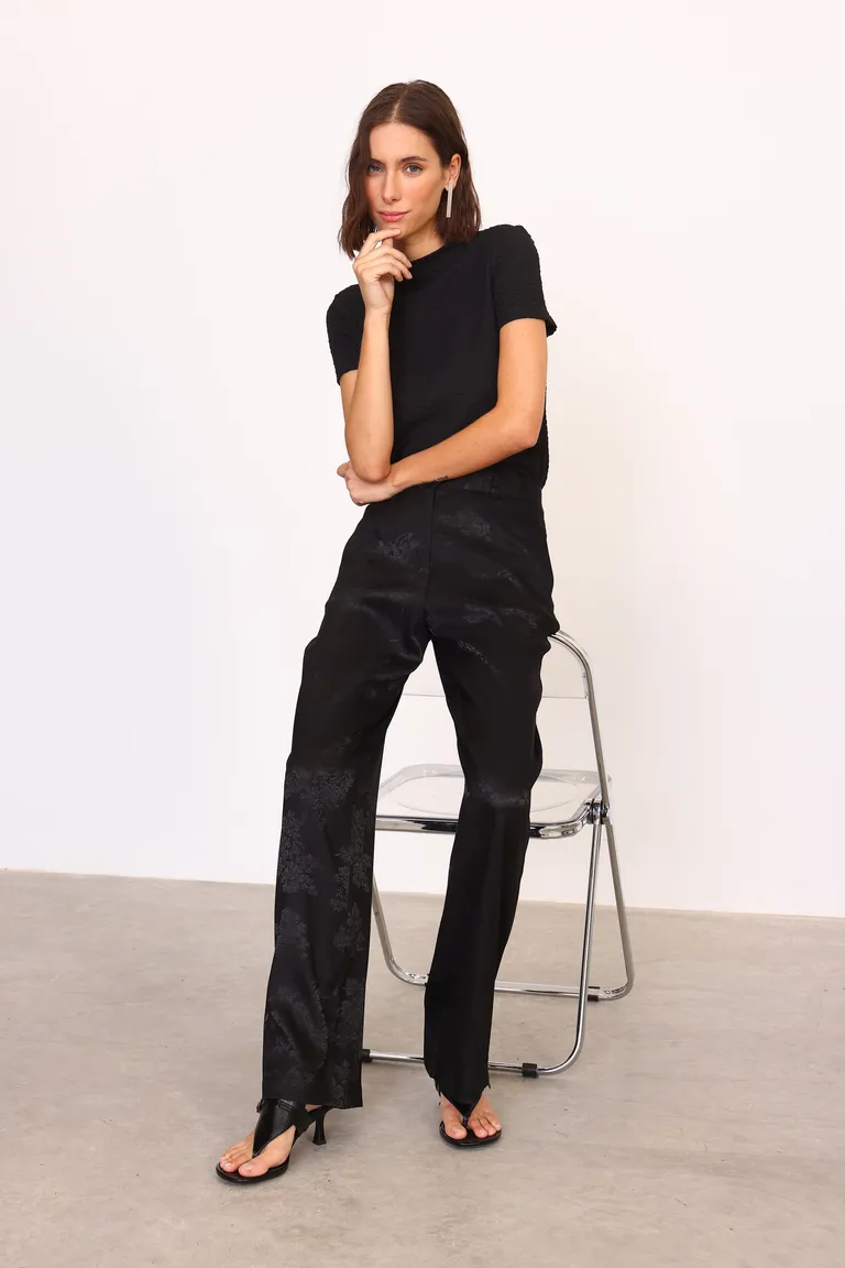 Pantalón de jacquard con diseño floral y corte recto para un look elegante y femenino de Yagmour en Pantalones para argentina