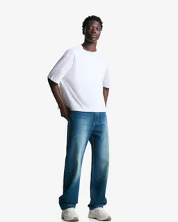 Jeans recto relaxed de Bershka en Pantalones para argentina