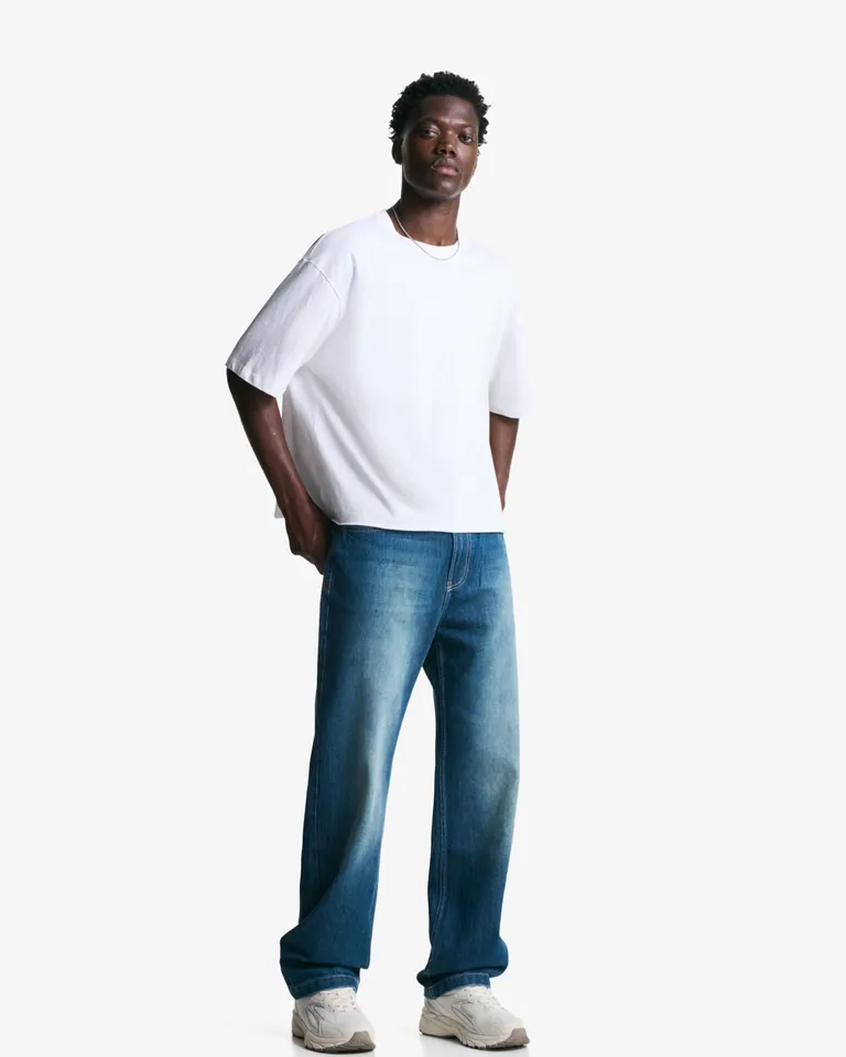 Jeans recto relaxed de Bershka en Pantalones para argentina