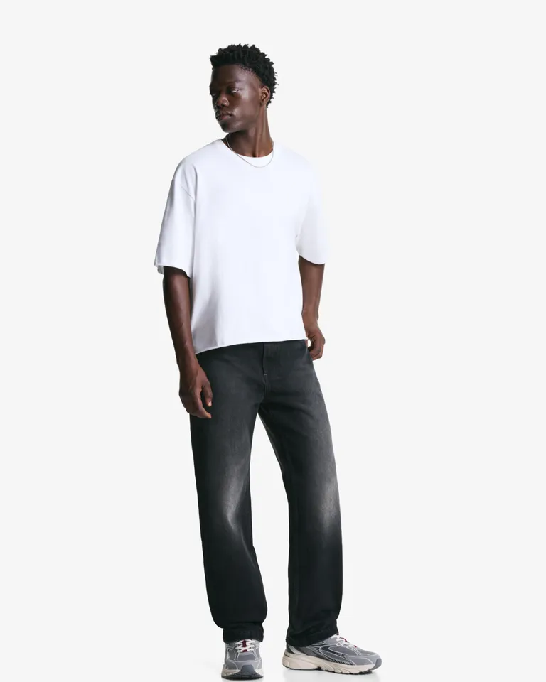 Jeans recto relaxed de Bershka en Pantalones para argentina