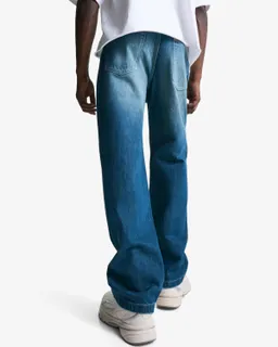 Jeans recto relaxed de Bershka en Pantalones para argentina