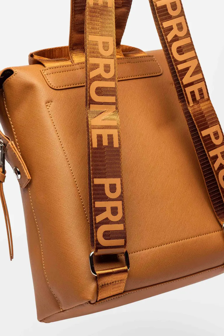 Mochila Merely En Efecto Cuero Ares de Prüne Mochilas Marrón BKSTG