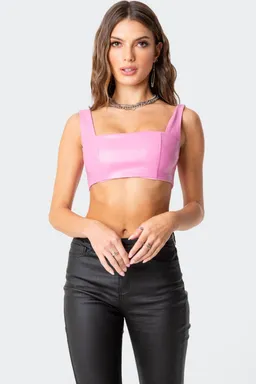 Crop top cuero sintético midnight de Edikted en Tops para argentina