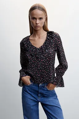 Blusa plisada estampada de Mango en Blusas para argentina