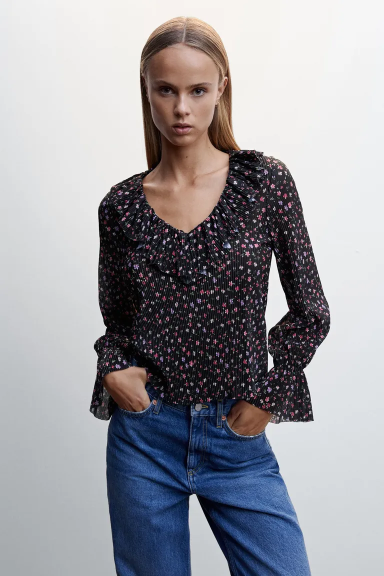 Blusa plisada estampada de Mango en Blusas para argentina