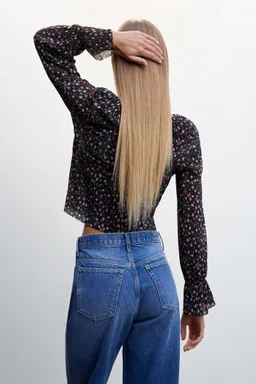 Blusa plisada estampada de Mango en Blusas para argentina