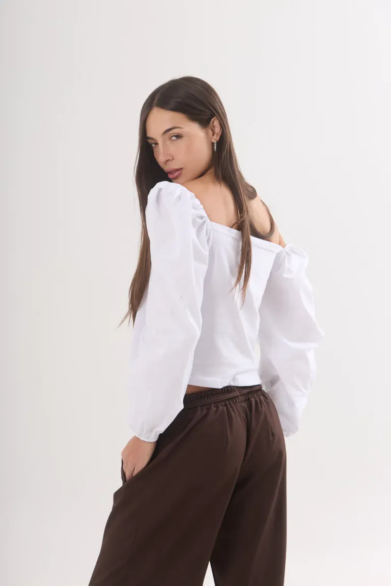 Blusa de mangas abullonadas para mujer, ideal para diversos atuendos de Belle en Blusas para argentina