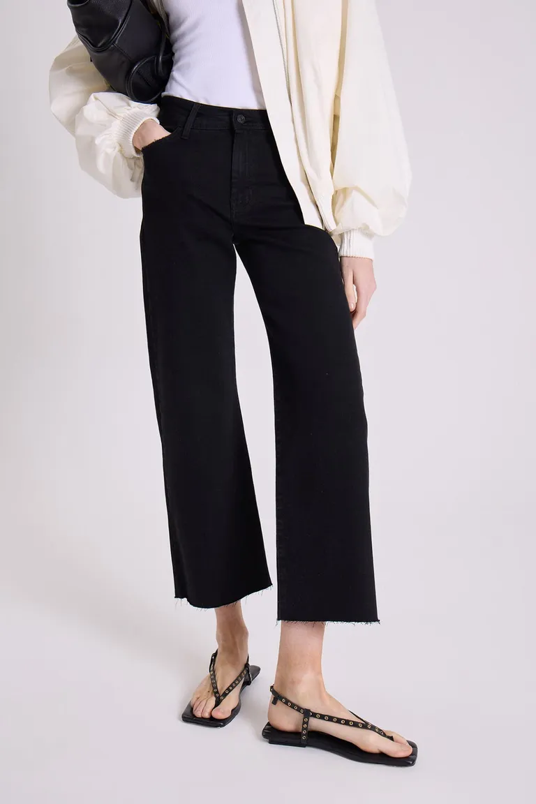 Pantalón de tiro medio y pierna recta con terminación desflecada de Maria Cher en Pantalones para argentina