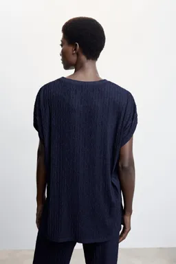 Remera textura aberturas de Mango en Remeras para argentina