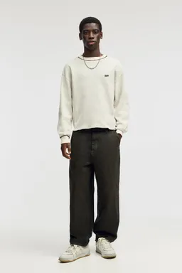 Jeans skater espiga de Pull&Bear en Pantalones para argentina